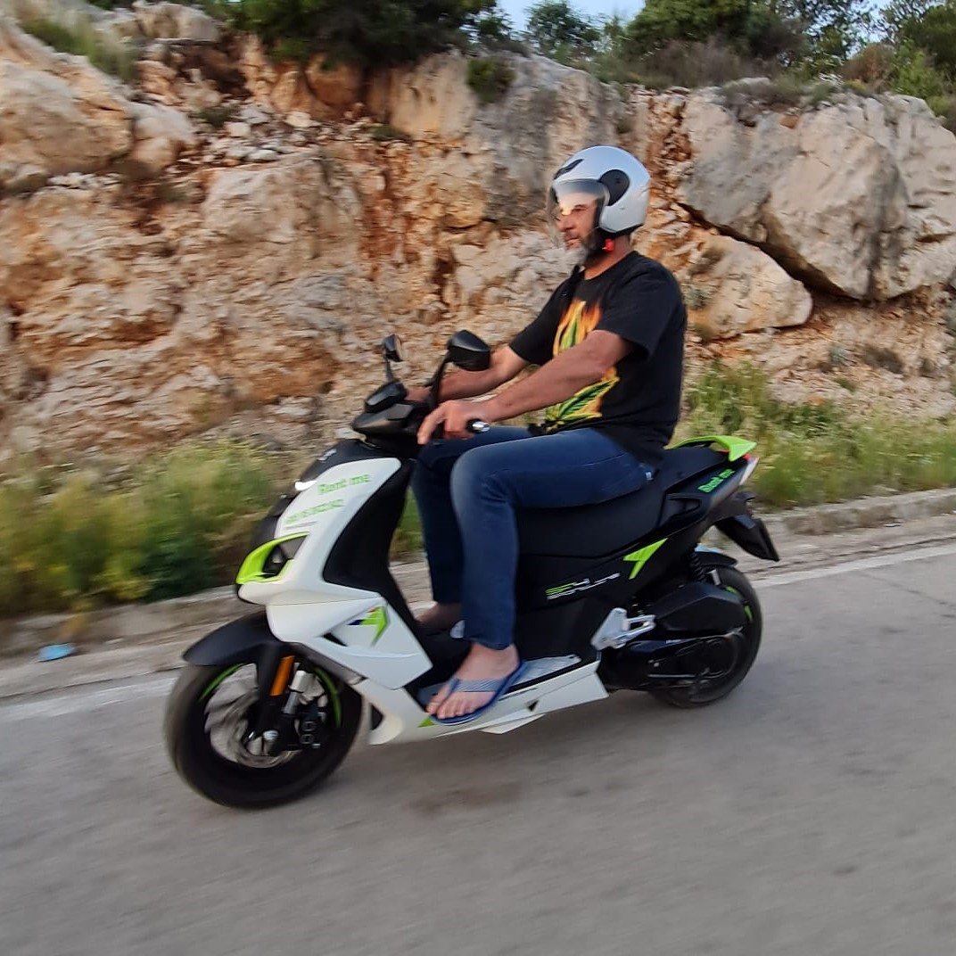  rent a sccoter Peugeot Speedfight 50