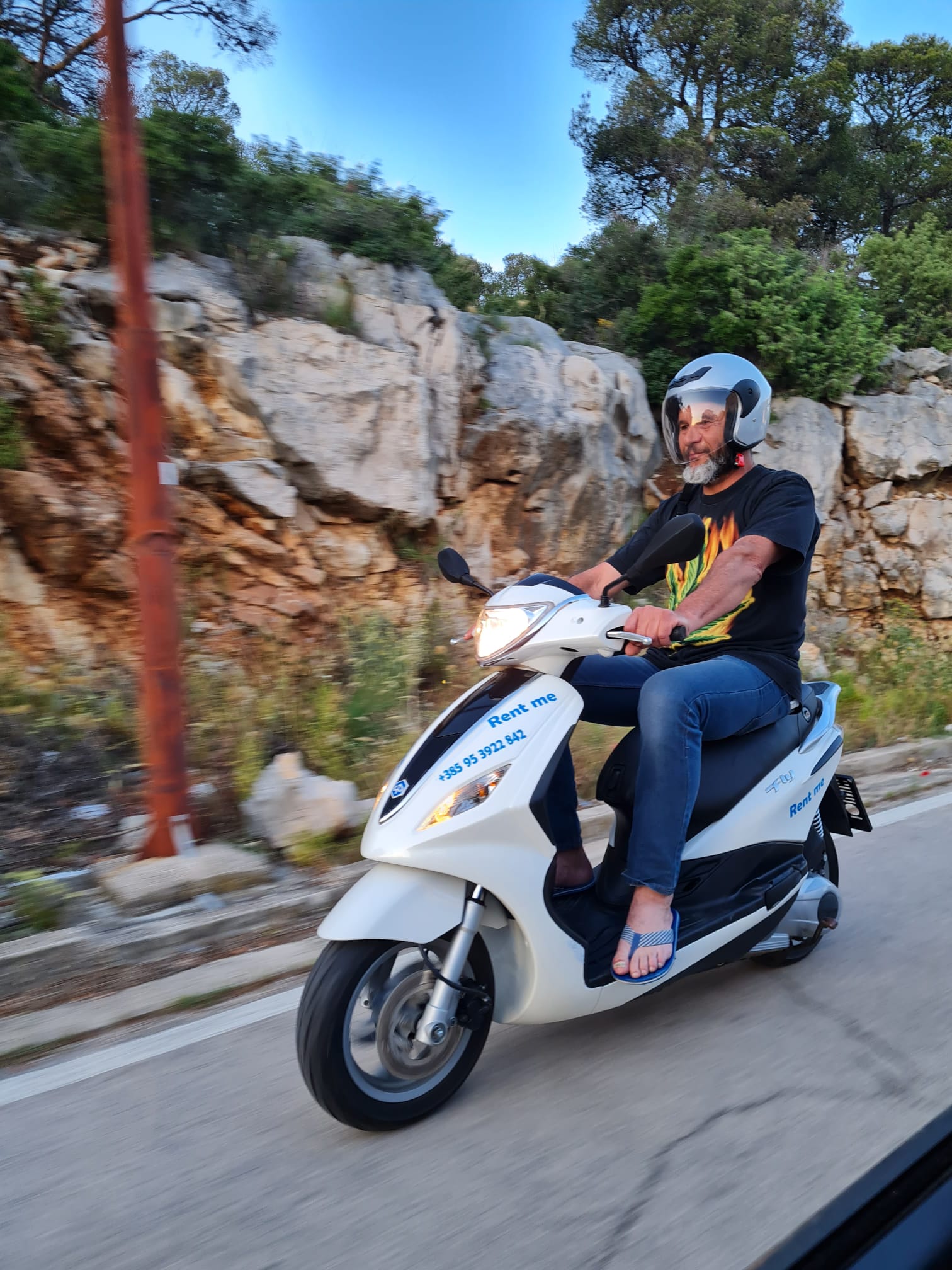  rent a sccoter Piaggio Fly 125